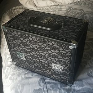 Caboodles make up box